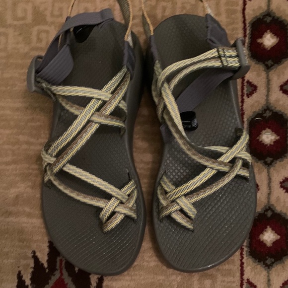 Chacos (barely worn) - Picture 4 of 5
